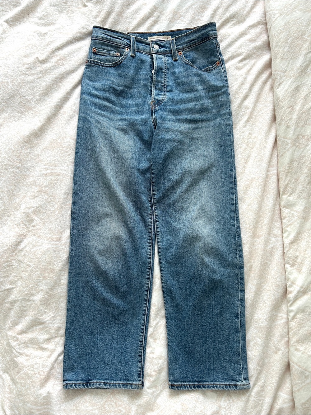 Levi's Women's Ribcage Straight Leg Ankle size 27